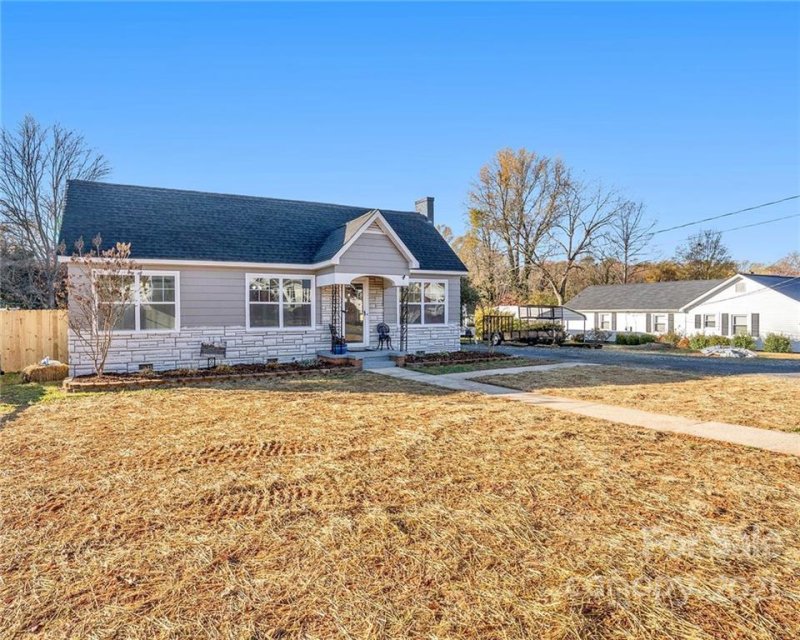 Property image 2 at 803 Walker Street, Kannapolis, NC 28081
