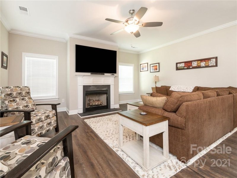 Property image 3 at 127 Coral Rutledge Drive, Mount Holly, NC 28120