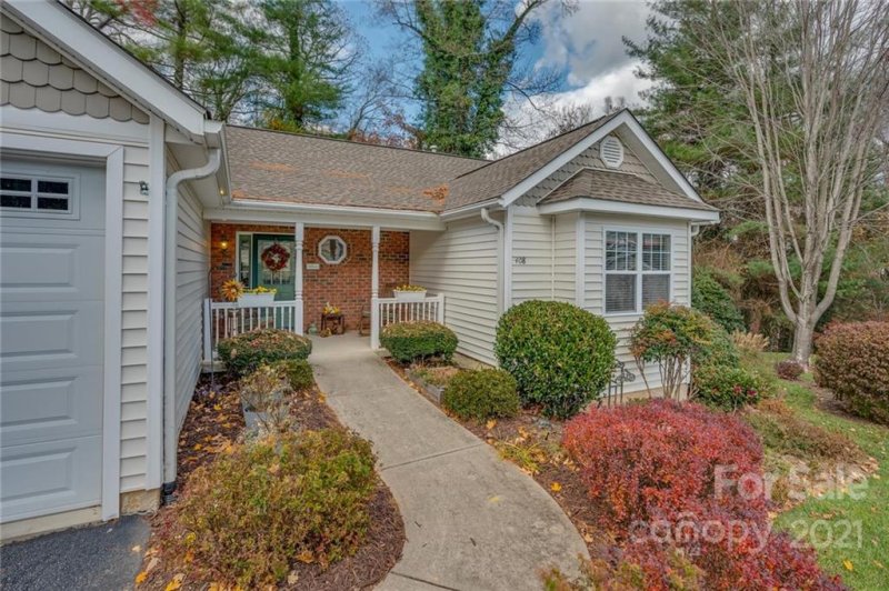 Property image 2 at 408 Charlestown Drive, Hendersonville, NC 28792