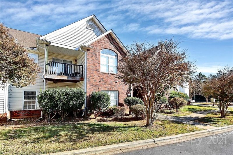 Property image 2 at 2529 Carya Pond Lane, Charlotte, NC 28212