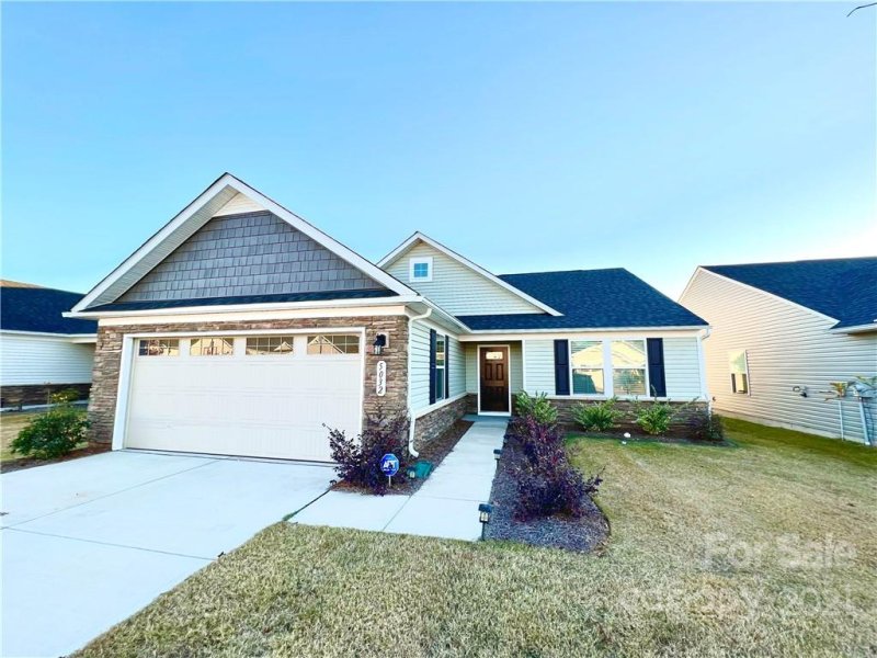 Property image 3 at 5032 Macvittie Lane, Charlotte, NC 28214