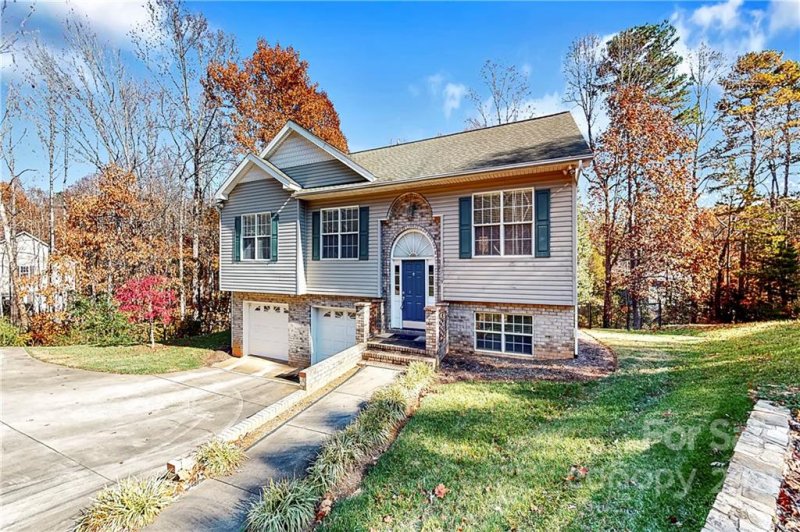 Property image 2 at 1719 9th Street Place, Hickory, NC 28602