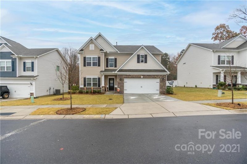 Property image 2 at 5509 Begonia Street, Gastonia, NC 28056