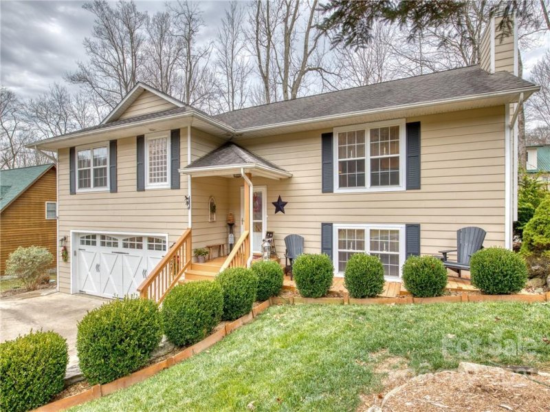 Property image 2 at 143 Turn A Bout Court, Waynesville, NC 28785