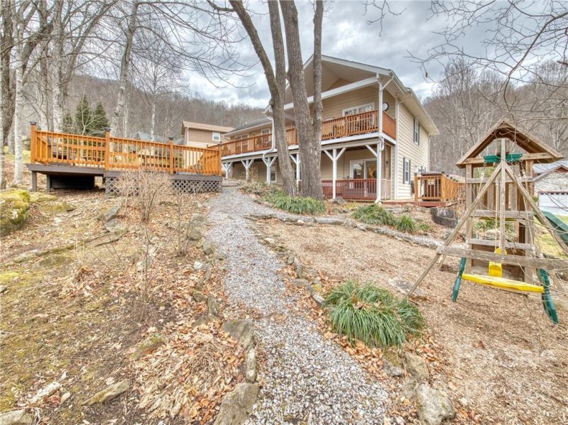 Property image 4 at 143 Turn A Bout Court, Waynesville, NC 28785