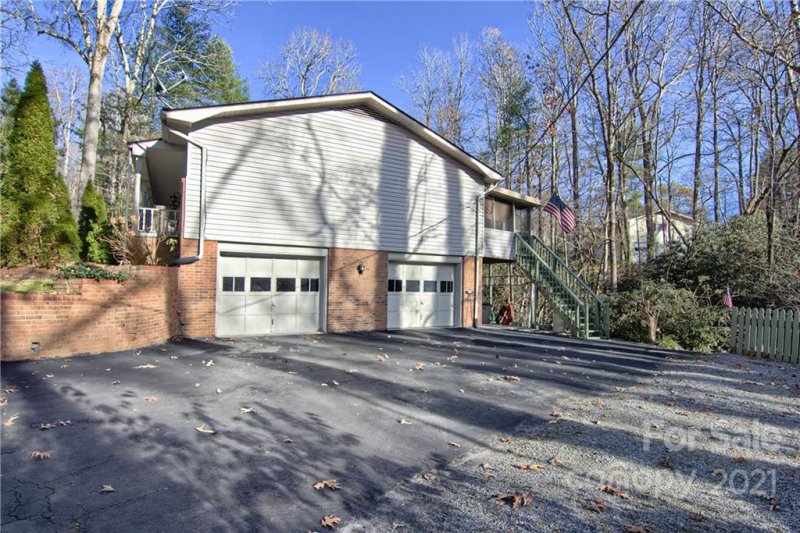 Property image 4 at 225 Childs Drive, Hendersonville, NC 28791