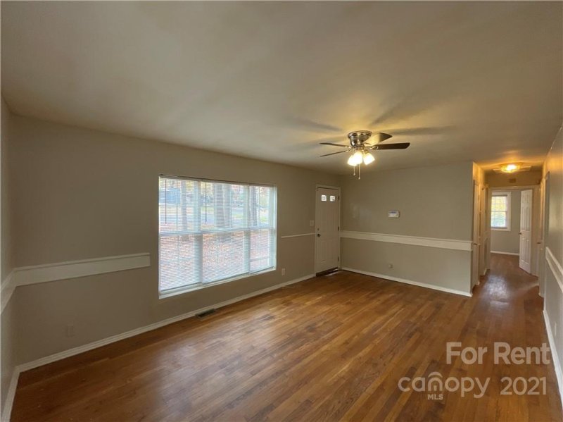 Property image 2 at 2818 Ravencroft Drive, Charlotte, NC 28208