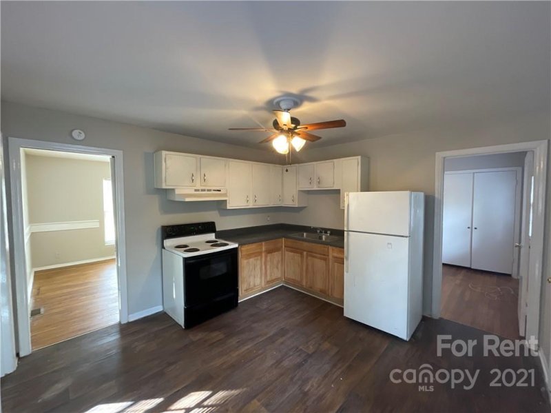 Property image 4 at 2818 Ravencroft Drive, Charlotte, NC 28208