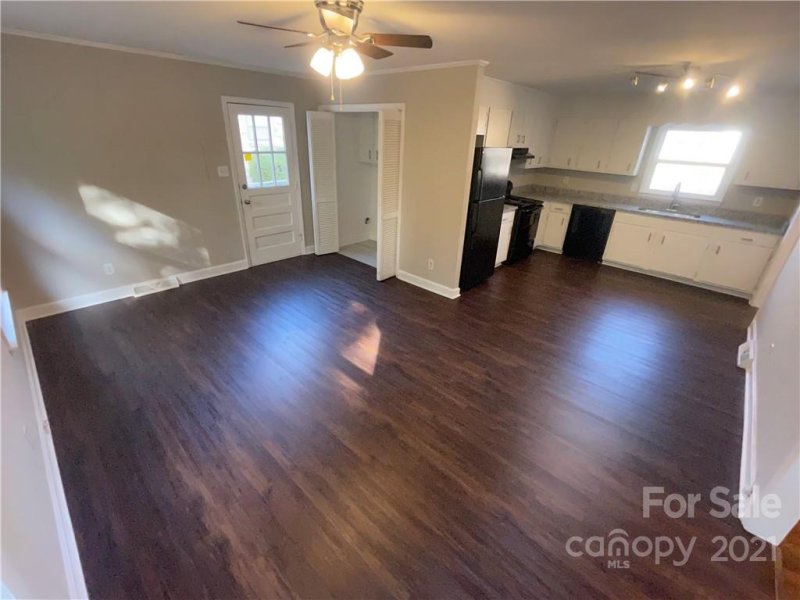 Property image 4 at 5211 Elderbank Drive, Charlotte, NC 28216