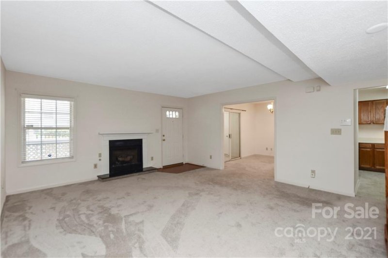 Property image 3 at 6049 Green Forest Drive, Charlotte, NC 28212