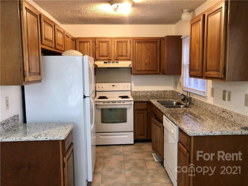 Property image 5 at 418 Kingsley Drive, Charlotte, NC 28270