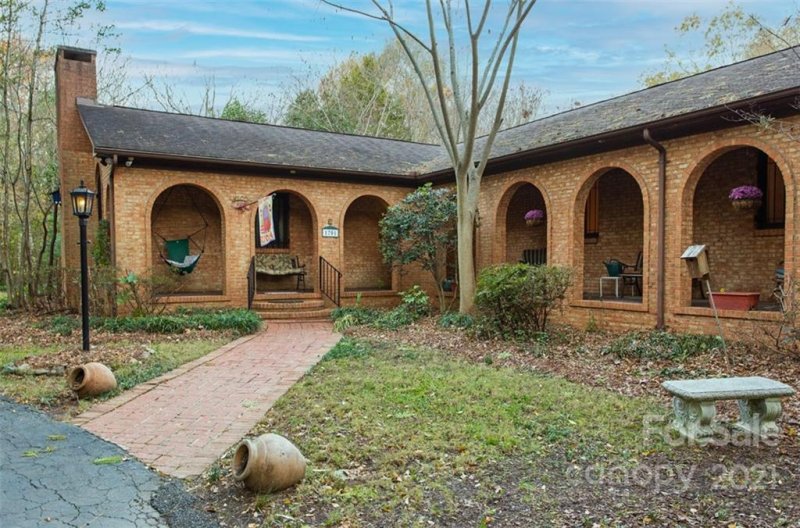 Property image 3 at 1701 Burtonwood Circle, Charlotte, NC 28212