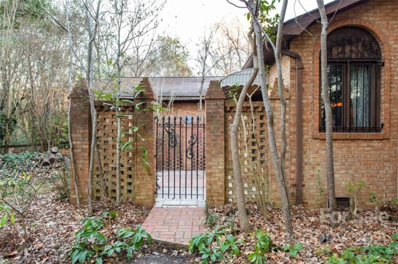 Property image 5 at 1701 Burtonwood Circle, Charlotte, NC 28212