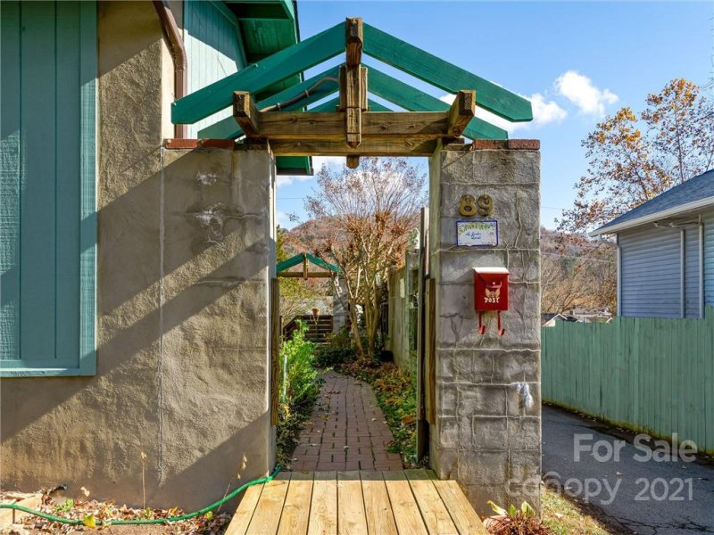 Property image 4 at 89 Washington Road, Asheville, NC 28801