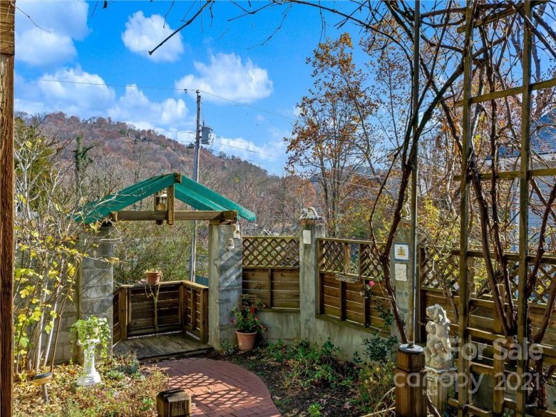 Property image 5 at 89 Washington Road, Asheville, NC 28801