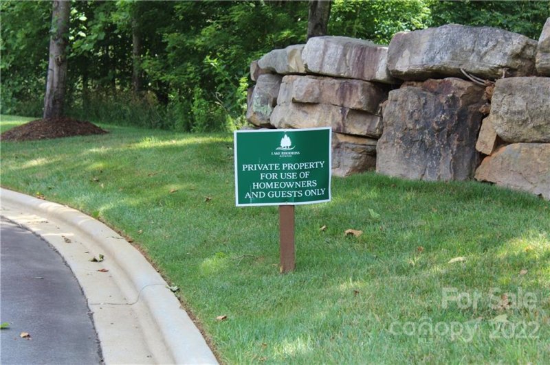 Property image 5 of 218 W Settings Boulevard in Lake Rhodhiss Estates, Valdese, NC 28690