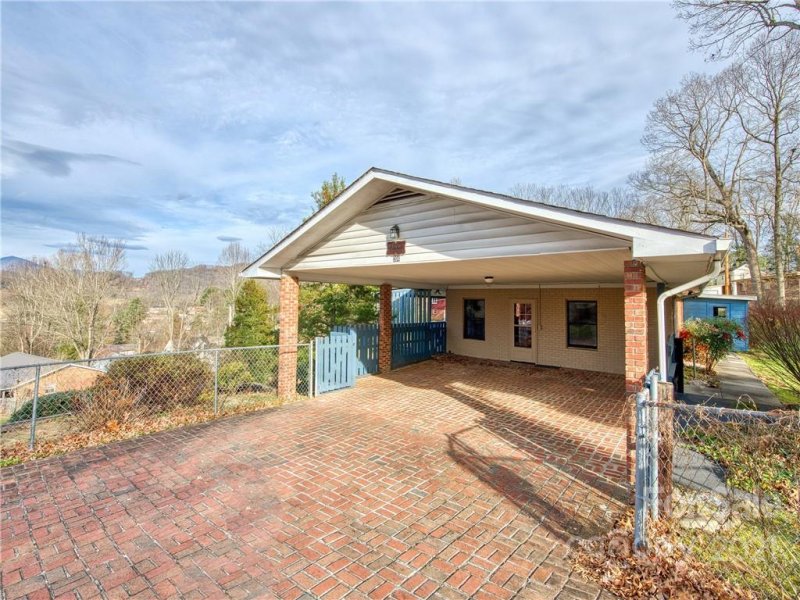 Property image 4 at 204 Oak Park Drive, Clyde, NC 28721