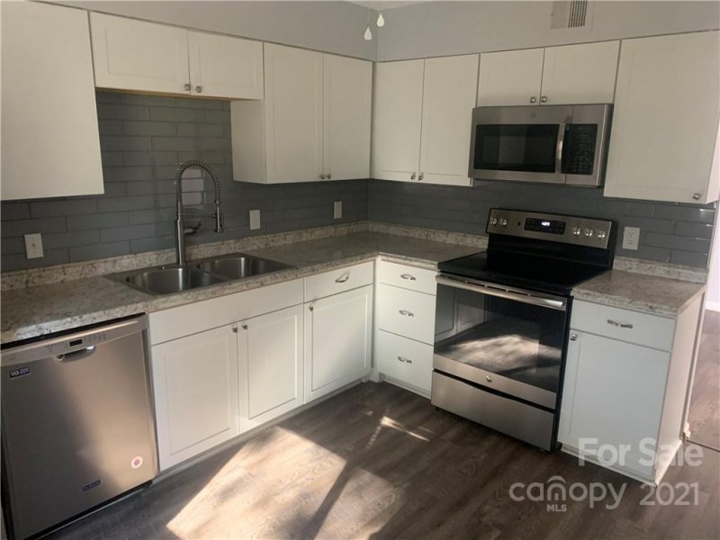 Property image 5 at 4806 Spring Lake Drive, Charlotte, NC 28212