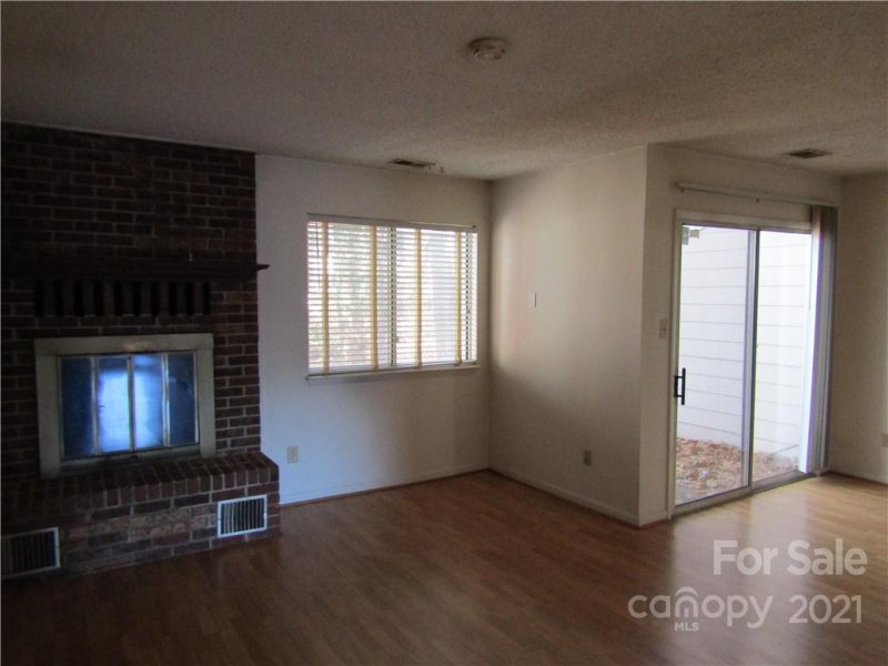 Property image 4 at 9037 Mcalpine Cove Court, Charlotte, NC 28270