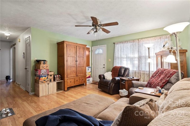 Property image 3 at 27 Evelake Drive, Asheville, NC 28806