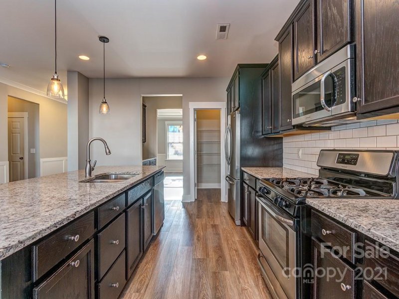 Property image 2 at 10007 Michael Crossing Drive, Charlotte, NC 28213