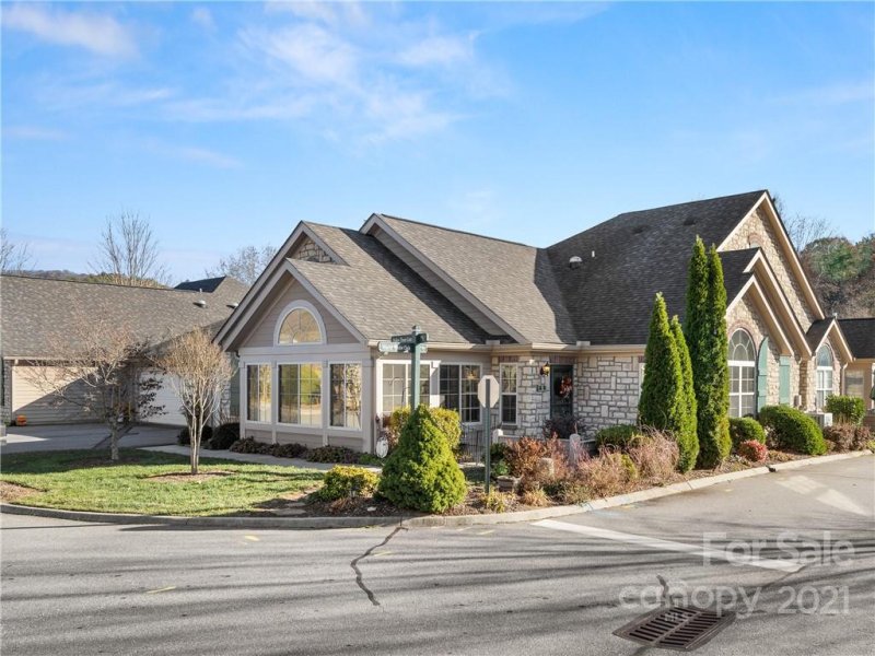 Property image 3 at 1 Valley Trace Lane, Weaverville, NC 28787