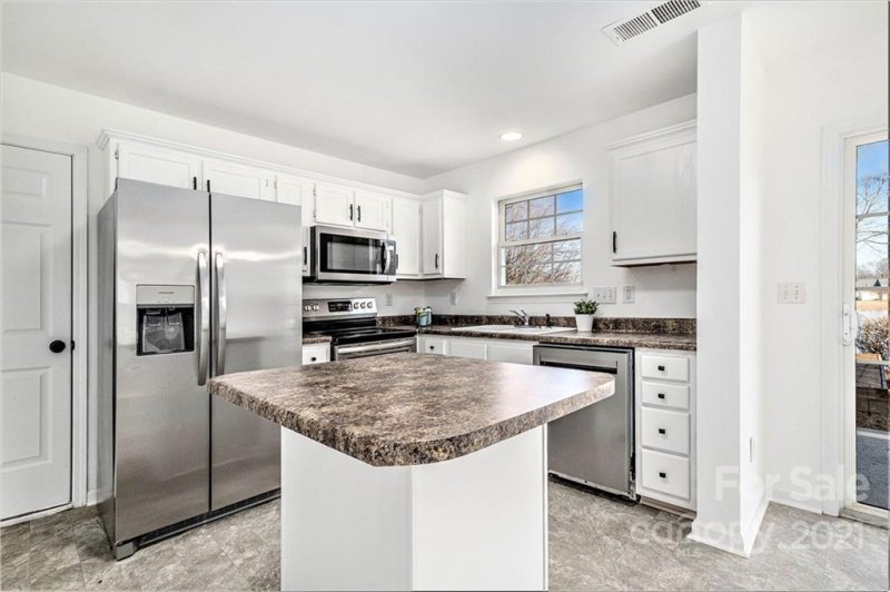 Property image 3 at 10030 Baxter Caldwell Drive, Charlotte, NC 28213