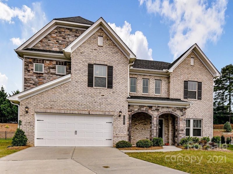 Property image 2 at 11201 Flenniken Court, Charlotte, NC 28277