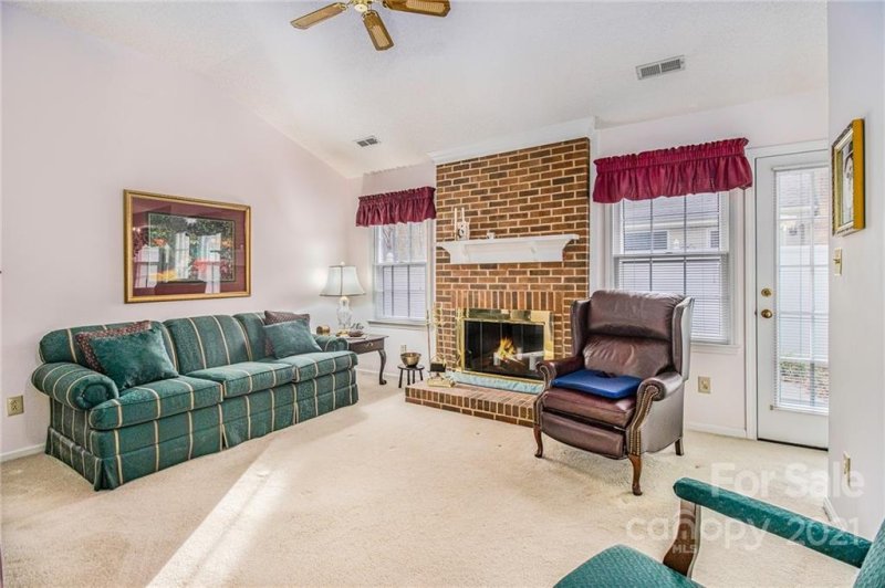 Property image 2 at 2527 Breuster Drive, Charlotte, NC 28210