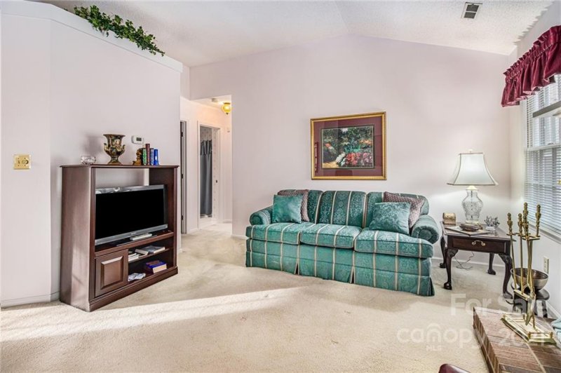 Property image 3 at 2527 Breuster Drive, Charlotte, NC 28210