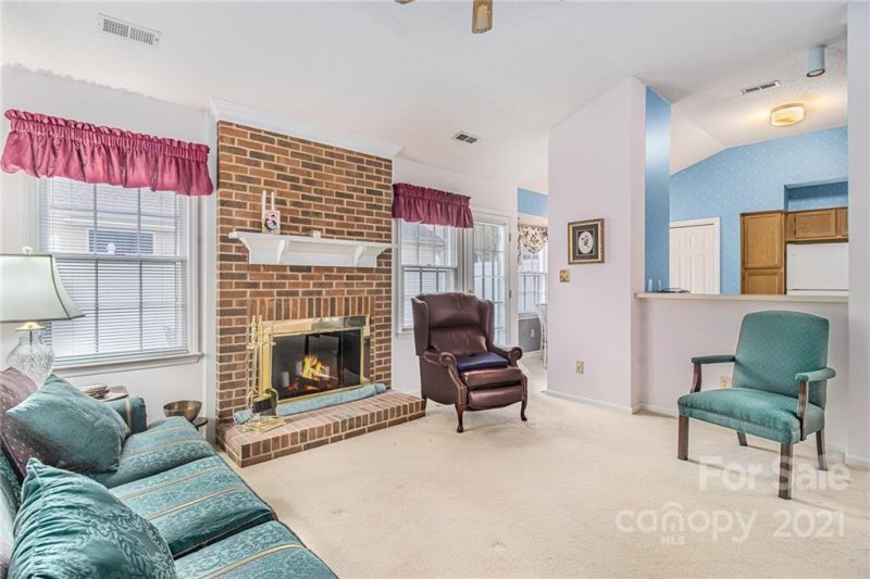 Property image 4 at 2527 Breuster Drive, Charlotte, NC 28210