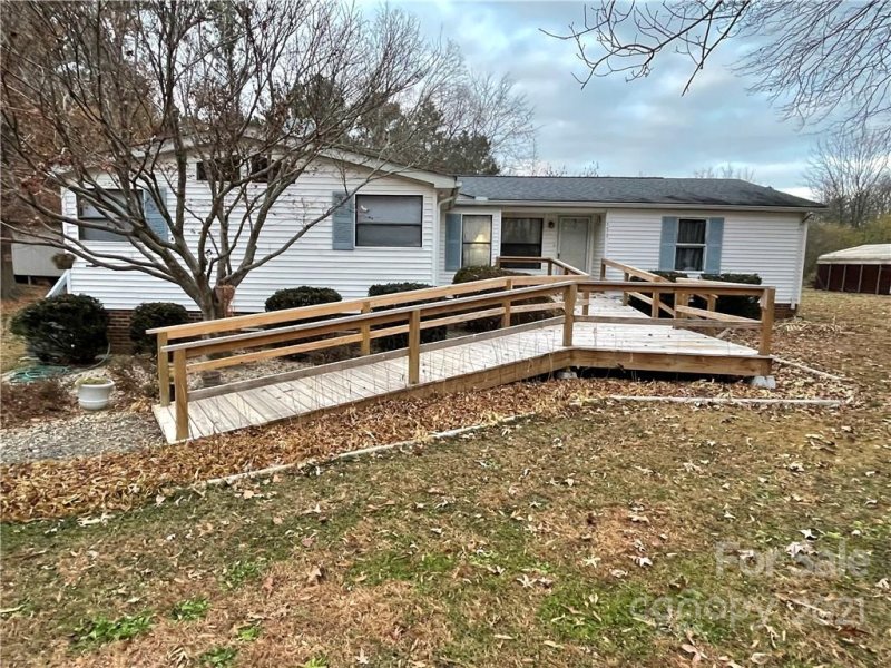 Property image 2 at 151 Pinehaven Drive, New London, NC 28127