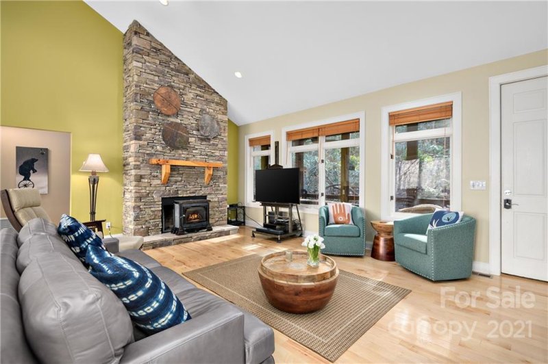 Property image 5 at 116 Deer Run, Asheville, NC 28805