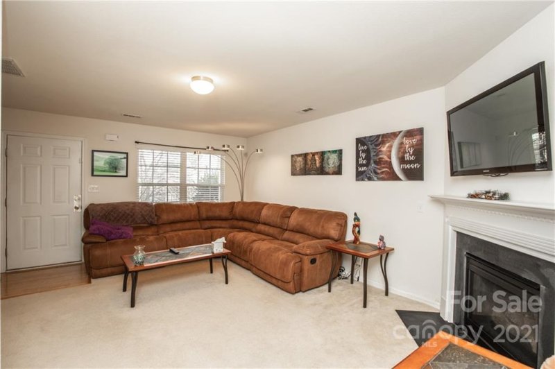 Property image 4 at 5234 Kyliglen Lane, Charlotte, NC 28216