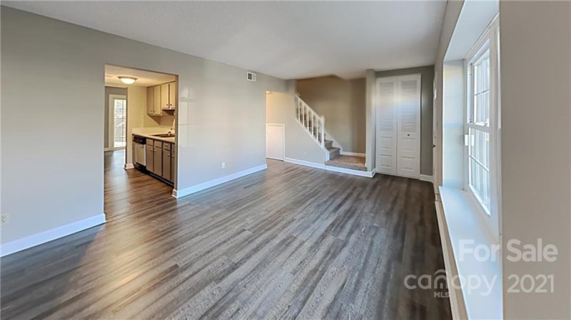 Property image 3 at 9400 Lexington Circle, Charlotte, NC 28213