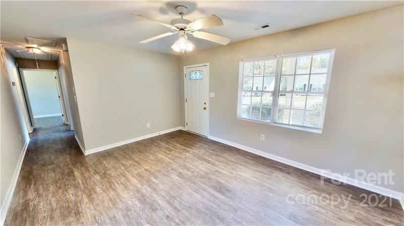 Property image 2 at 629 Kingville Drive, Charlotte, NC 28213