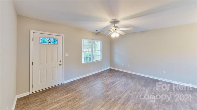 Property image 4 at 629 Kingville Drive, Charlotte, NC 28213