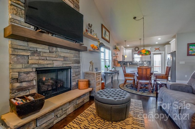 Property image 4 at 77 Leyland Circle, Hendersonville, NC 28792