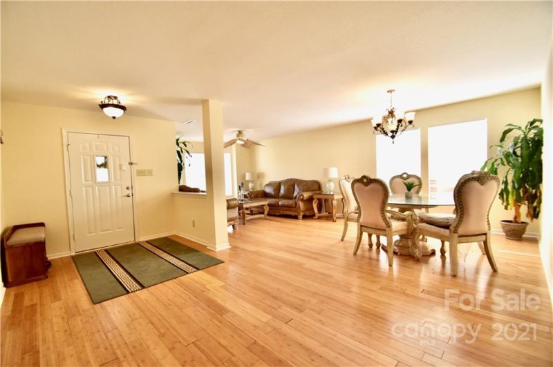 Property image 3 at 13934 Lawrence Farm Lane, Charlotte, NC 28278