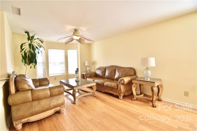 Property image 4 at 13934 Lawrence Farm Lane, Charlotte, NC 28278
