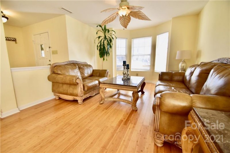 Property image 5 at 13934 Lawrence Farm Lane, Charlotte, NC 28278