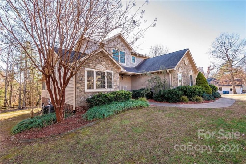 3604 Hollow Oak Lane