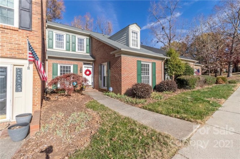 Property image 2 at 4352 Woodglen Lane, Charlotte, NC 28226