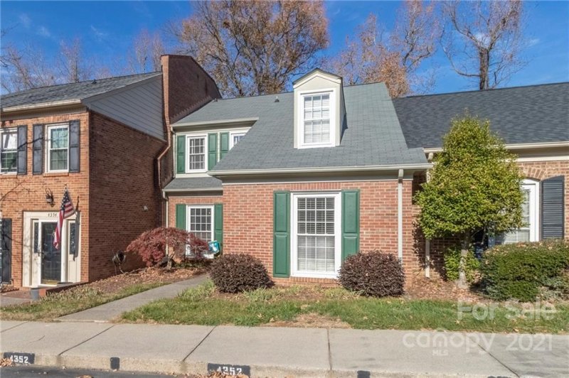 Property image 3 at 4352 Woodglen Lane, Charlotte, NC 28226