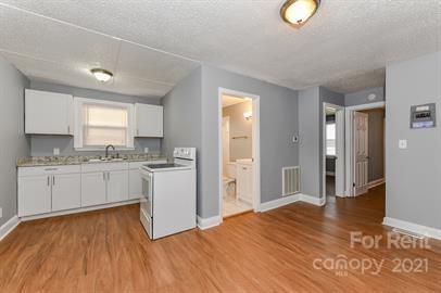 Property image 3 at 104 Sylvania Avenue, Charlotte, NC 28206