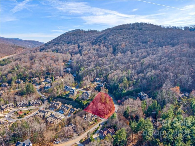 Property image 4 at 93 Village Pointe Lane, Asheville, NC 28803