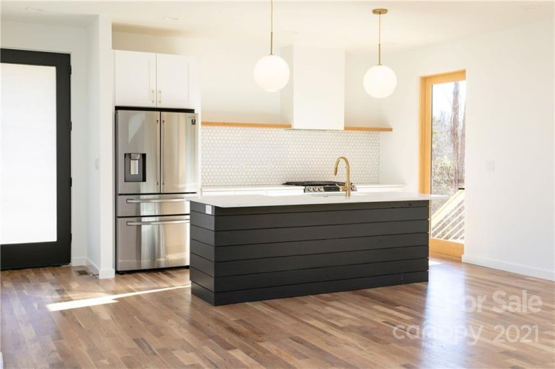 Property image 3 at 20 Malvern Walk, Asheville, NC 28806