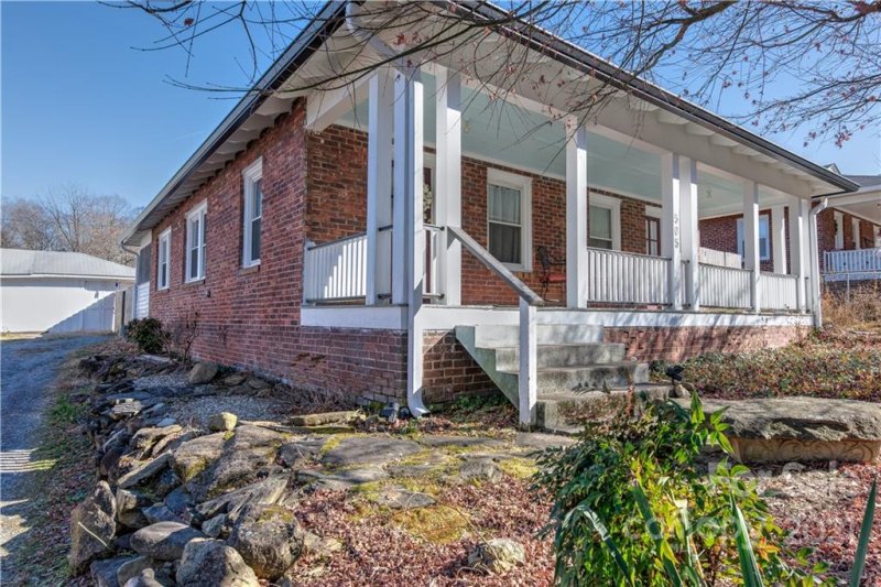 Property image 2 at 505 Dennis Street, Swannanoa, NC 28778