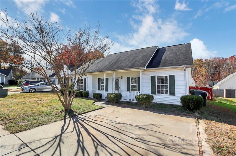 Property image 2 at 1917 Nigel Court, Charlotte, NC 28213