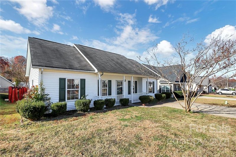 Property image 3 at 1917 Nigel Court, Charlotte, NC 28213